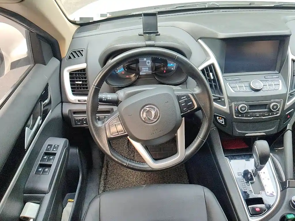 Dongfeng Aeolus Dongfeng Fengshen AX7 2015 2015 2.0L Automatic Smart Ease