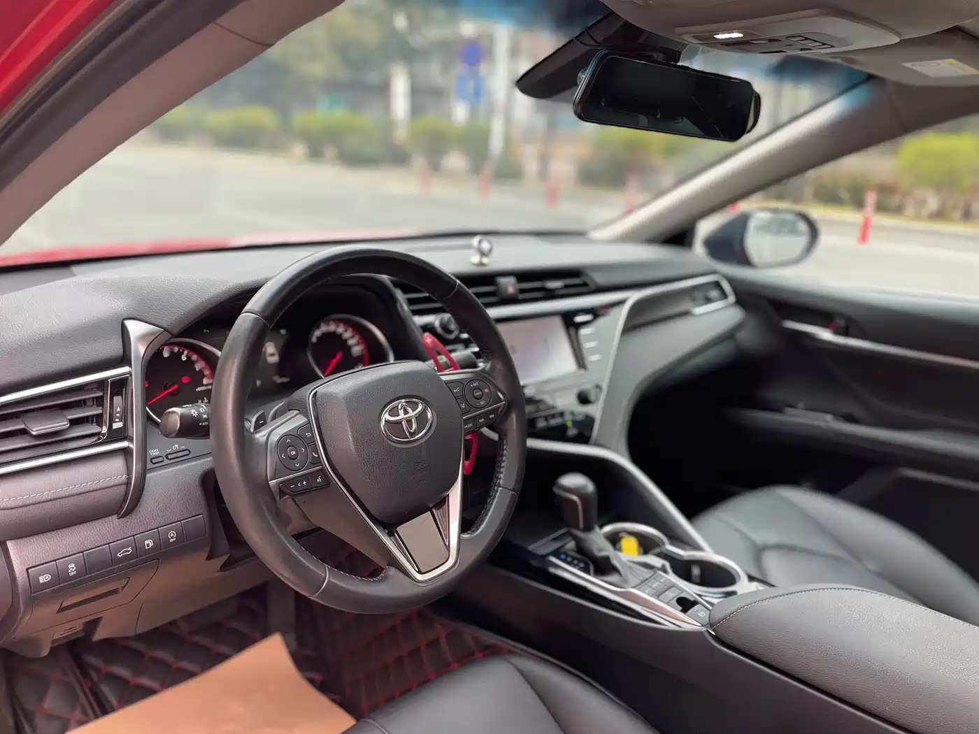 Toyota Camry 2018 2.5S Trend Edition фото 19