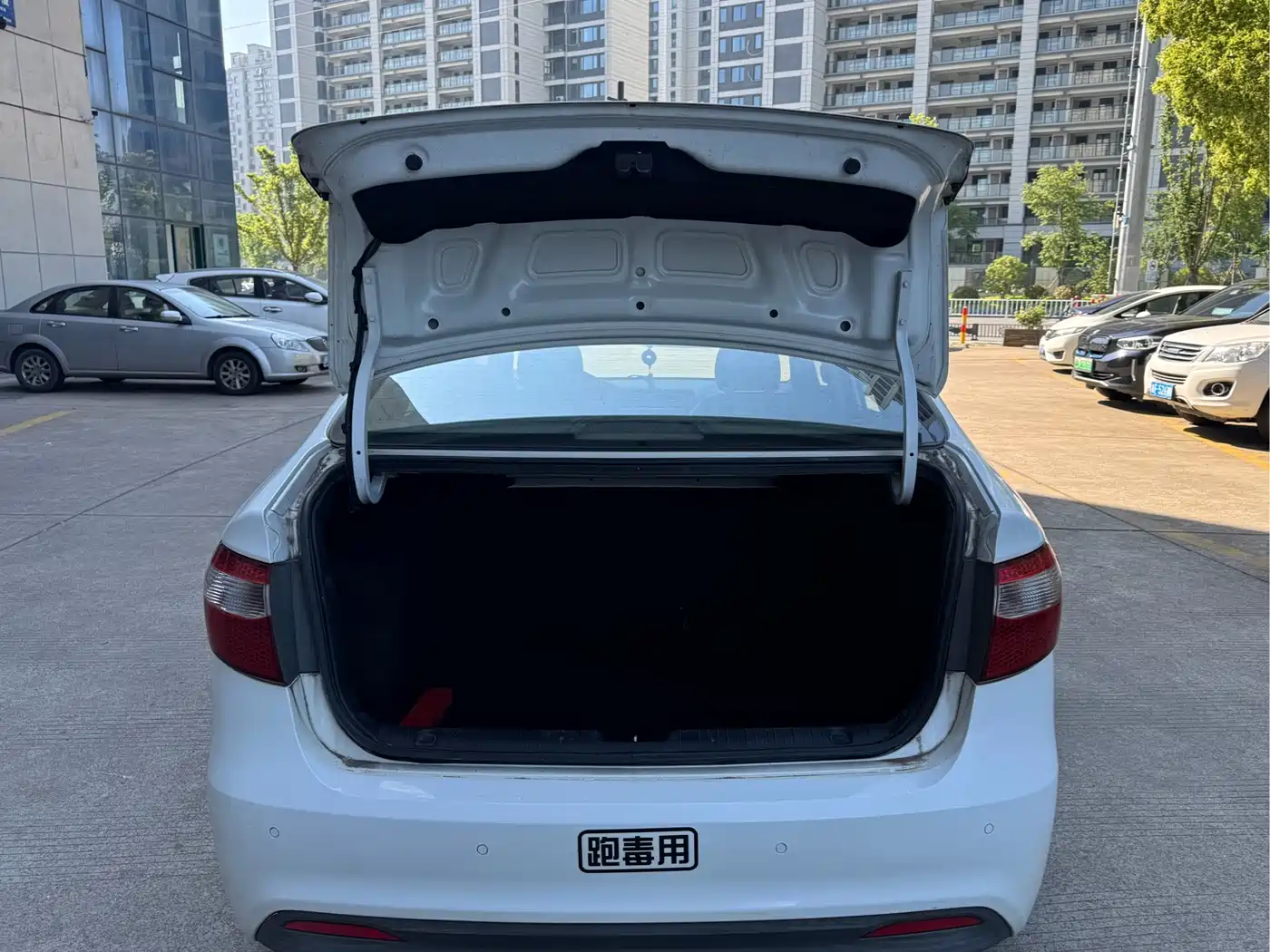 Kia K2 2012 Sedan 1.6L AT Premium ECO Commemorative Edition фото 15