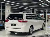 Photo 4 - Toyota Sienna