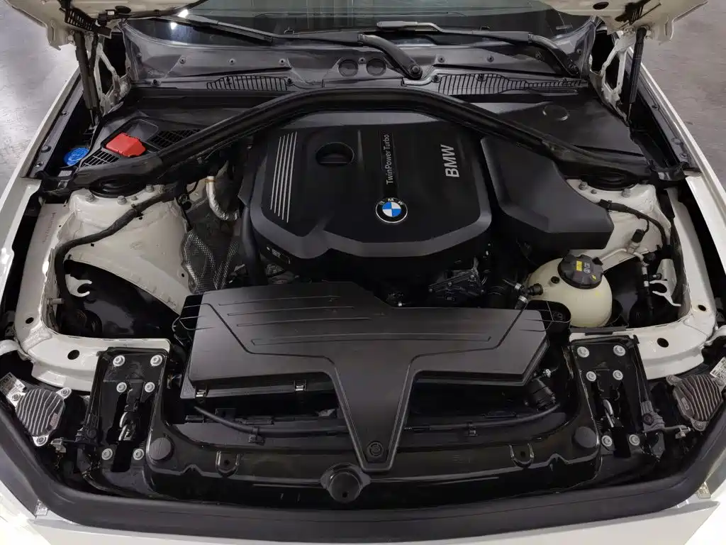 Photo 6 - BMW 2 Series (Import)