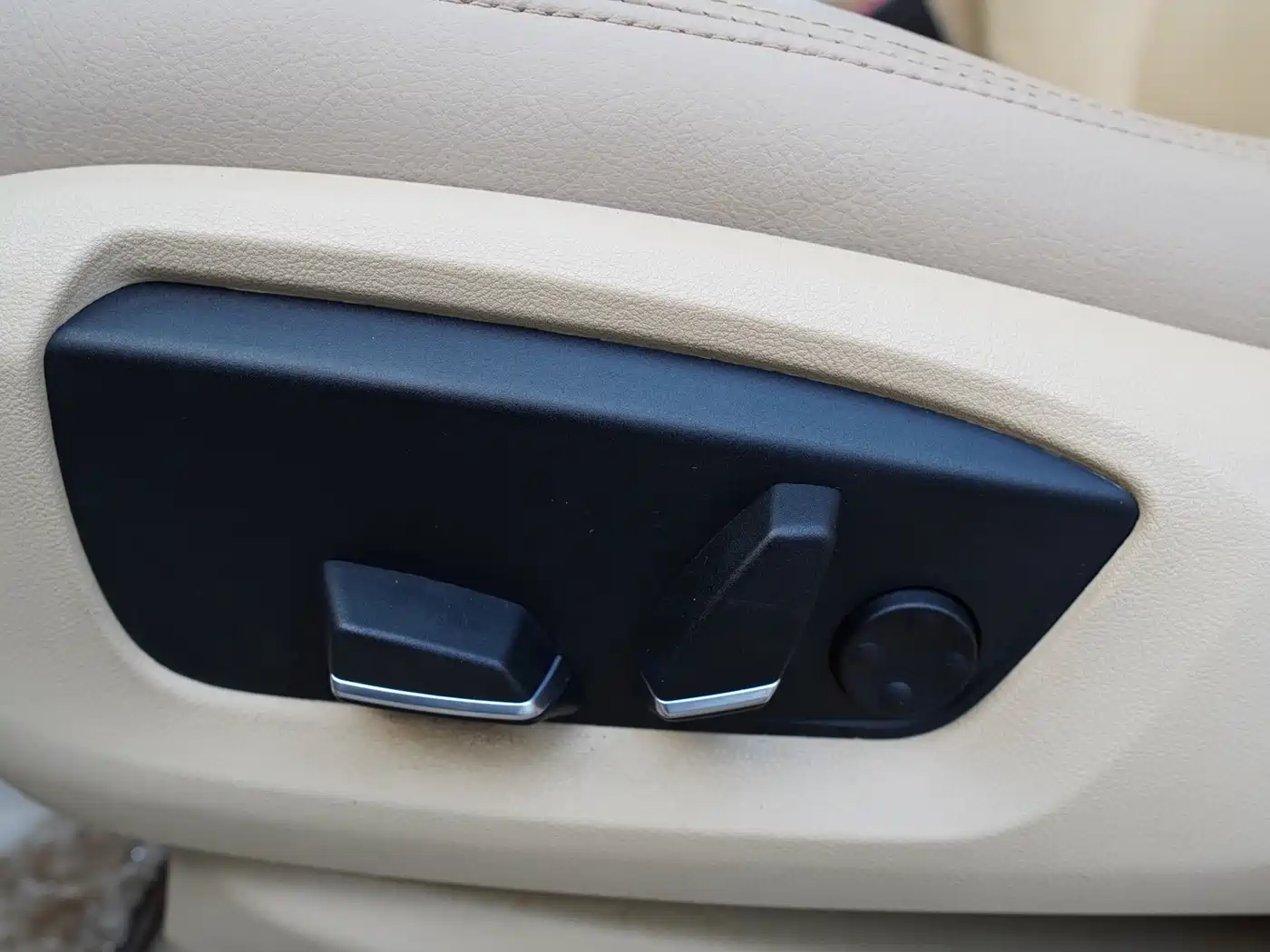 BMW 7 Series 2013 Model 730Li Leading фото 17