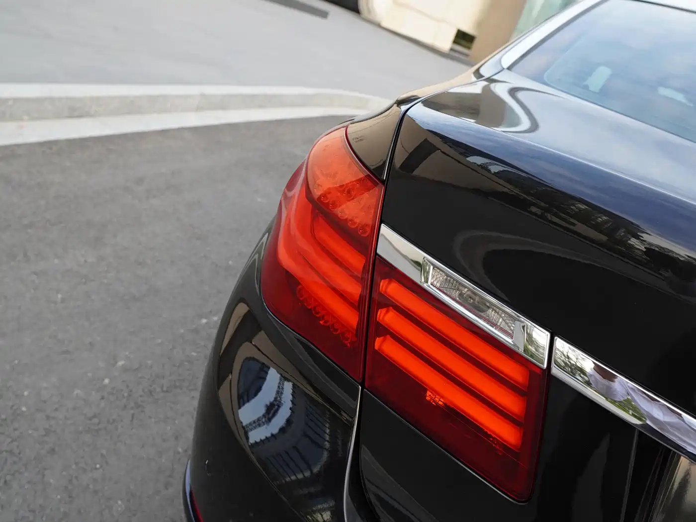 BMW 7 Series 2013 Model 730Li Leading фото 23