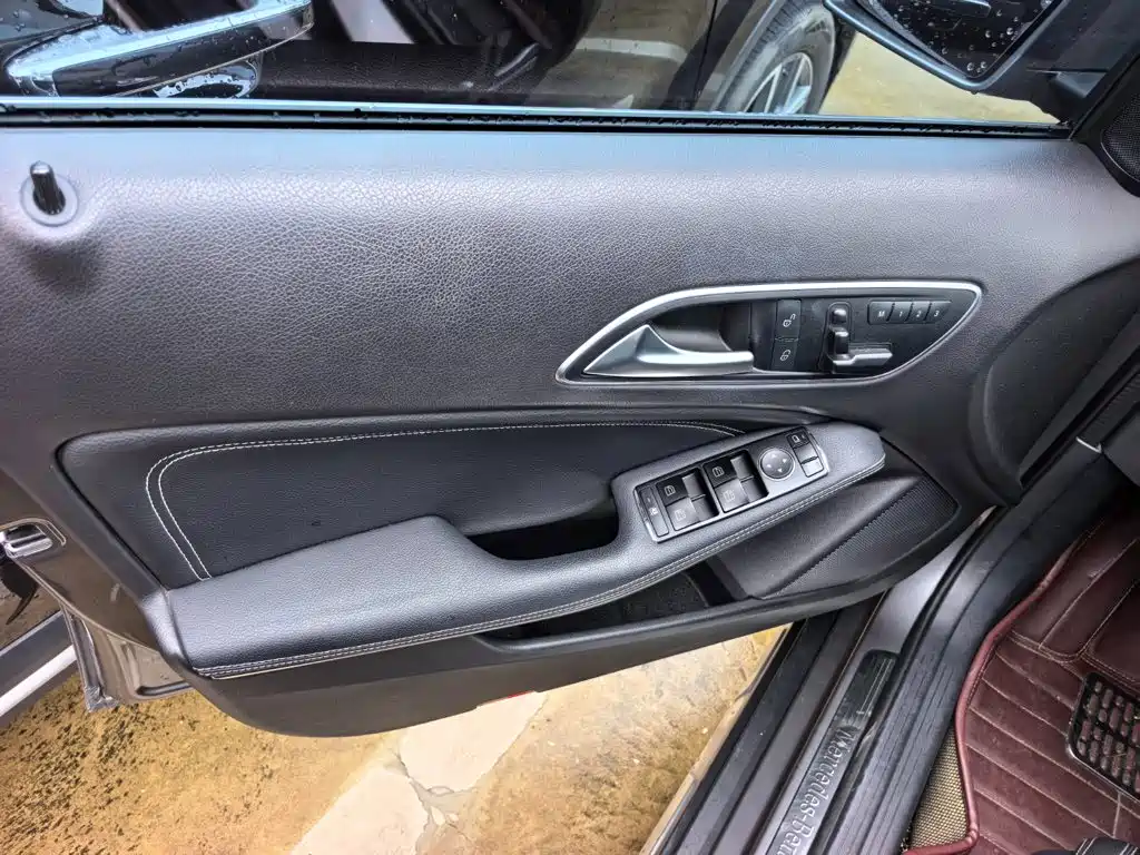Mercedes-Benz GLA 2015 2015 GLA 200 Dynamic