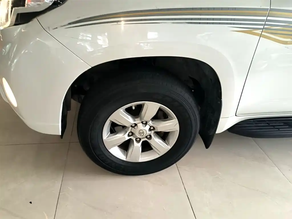 Toyota Prado 2015 2.7L Automatic Luxury фото 23