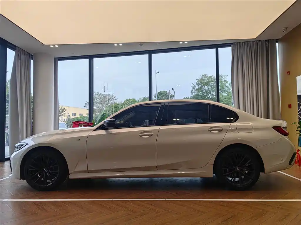 BMW 3 Series 2022 325Li M Sport Shadow Edition фото 3