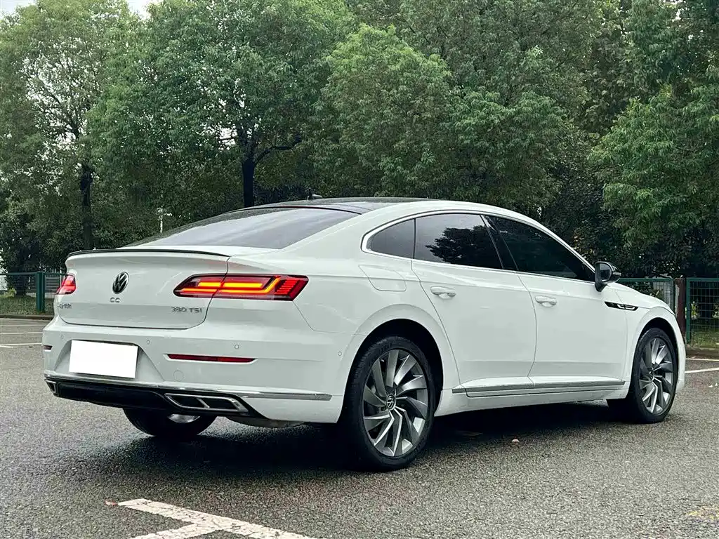 Volkswagen FAW-Volkswagen CC 2021 380TSI Eye-catching Edition фото 13