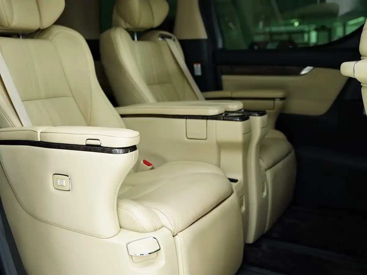 Toyota Vellfire 2019 Hybrid 2.5L HV Premium Edition фото 14