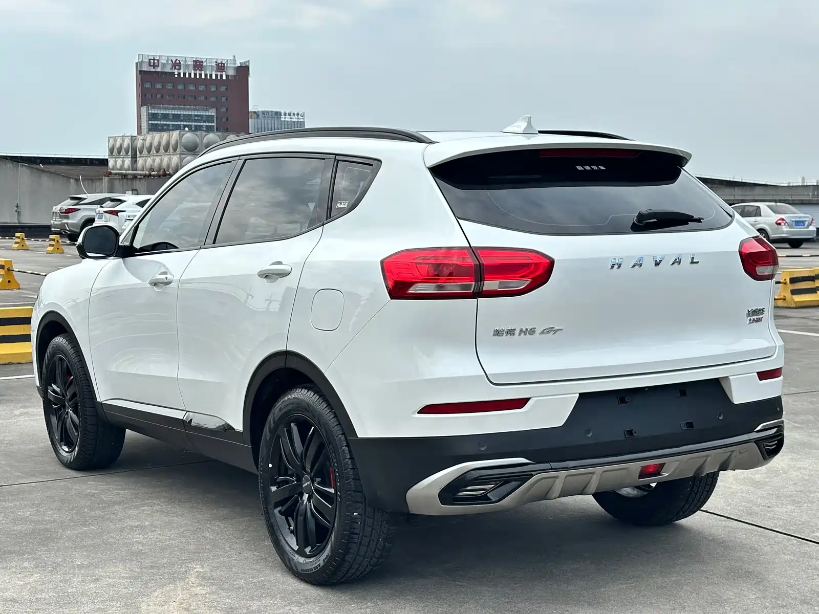 Photo 6 - Haval H6