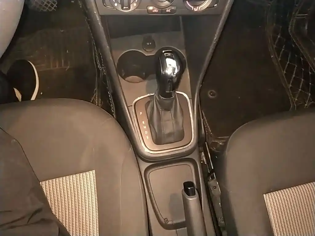 Volkswagen Polo 2018 1.5L Auto Safe Drive фото 14