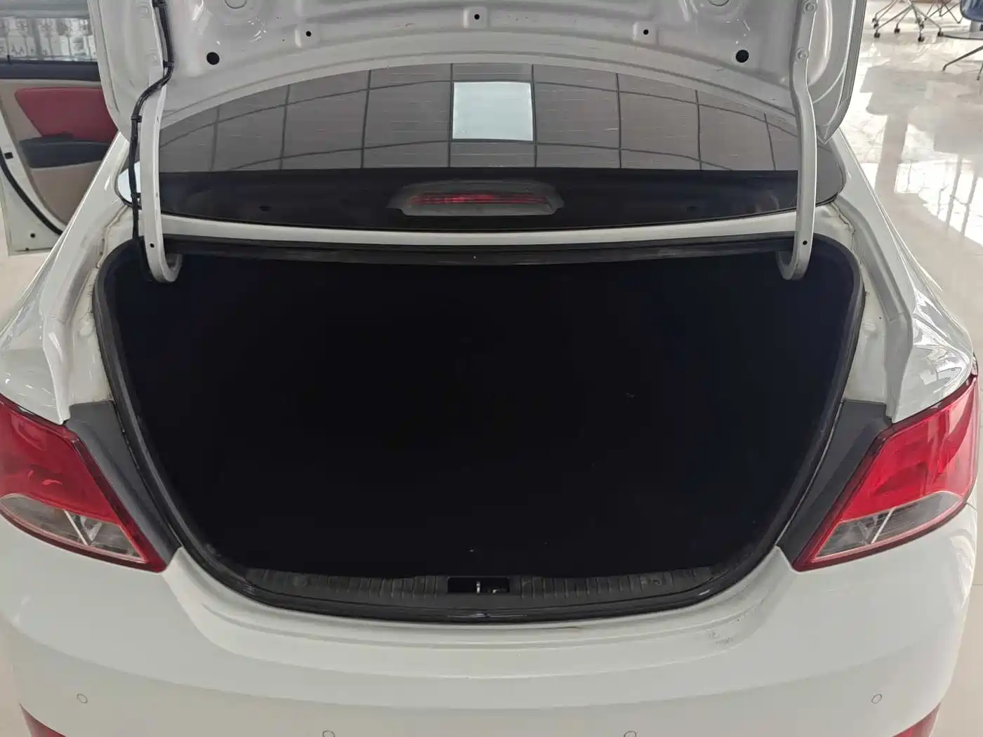 Hyundai Verna 2014 1.4L Manual Smart GLS фото 10