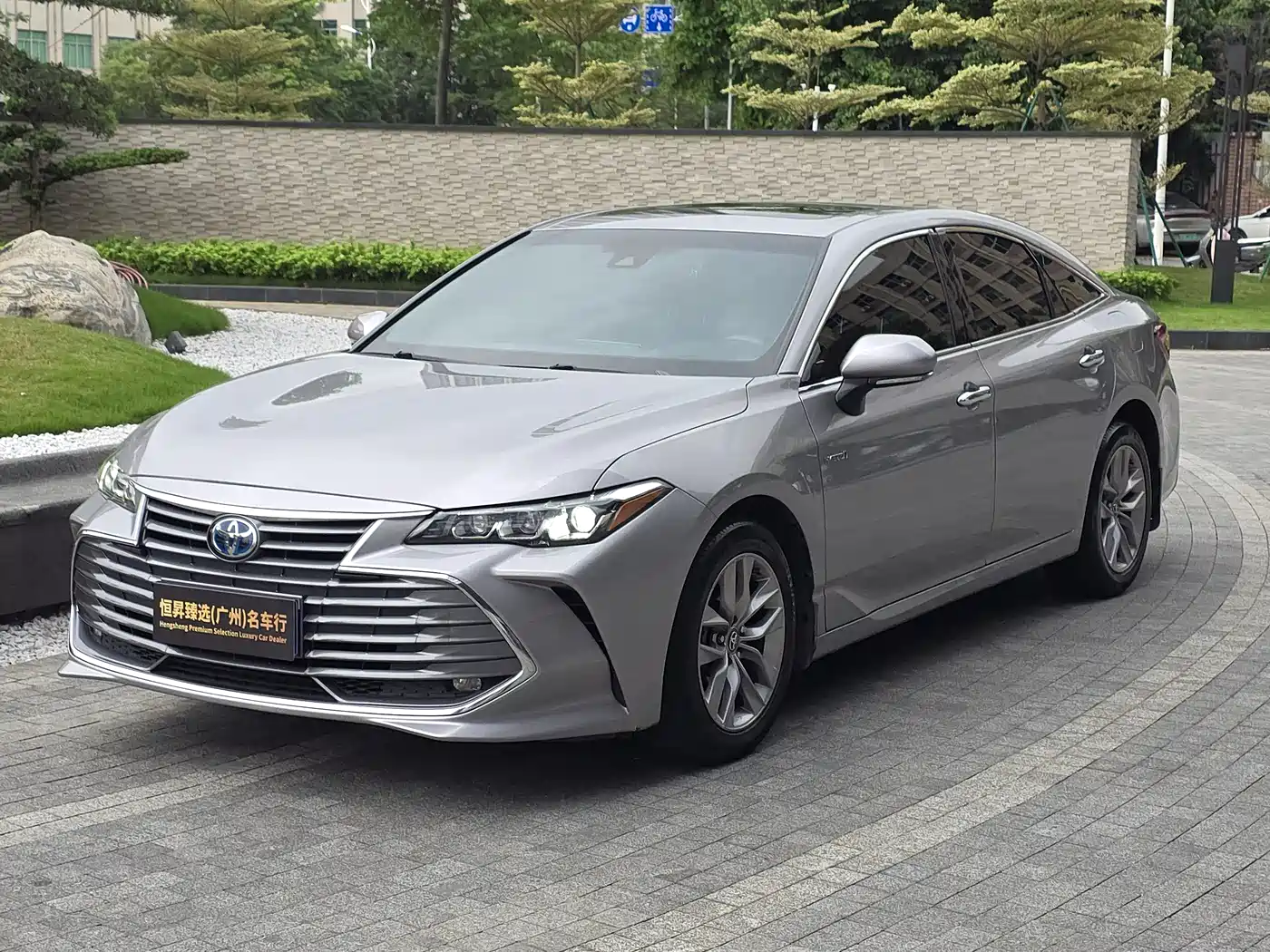 Toyota Avalon 2019 Hybrid 2.5L Luxury Edition China V