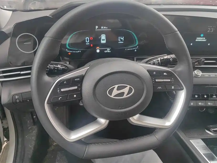 MODERN ELANTRA