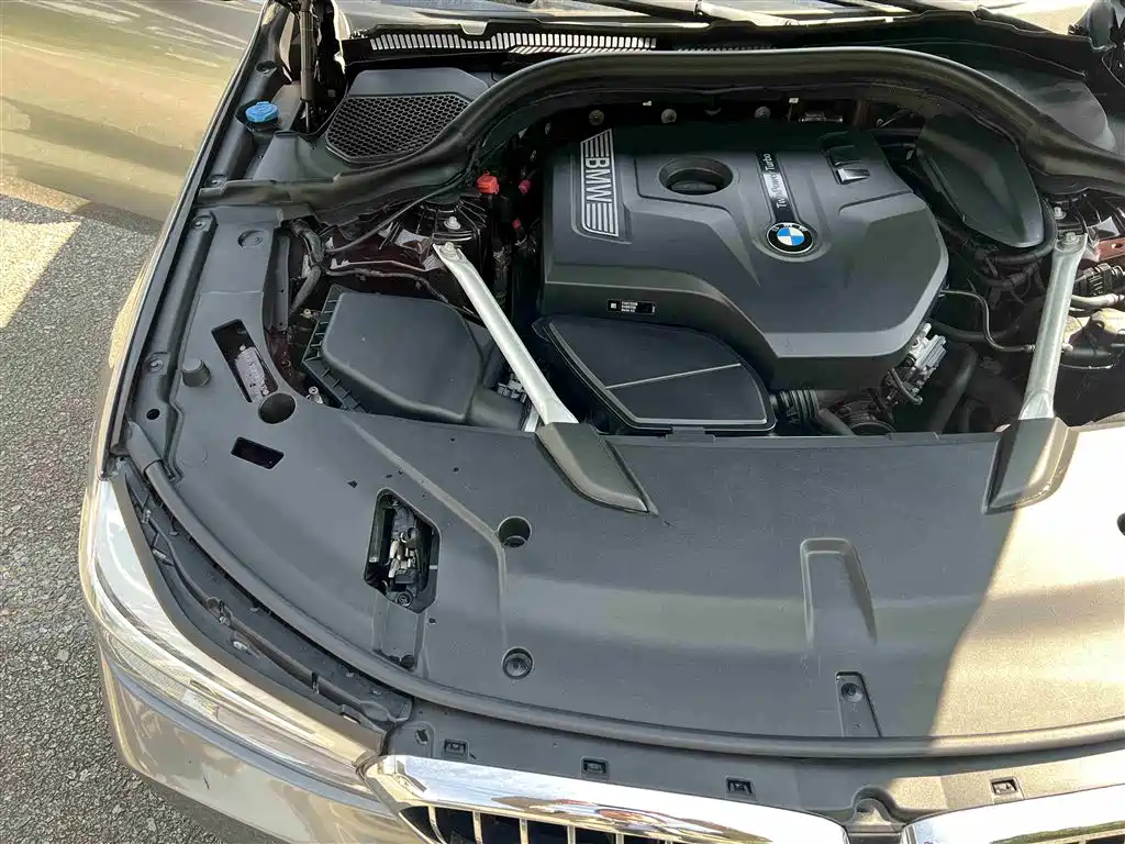 BMW 6 Series GT 2018 630i Luxury Design Package фото 33