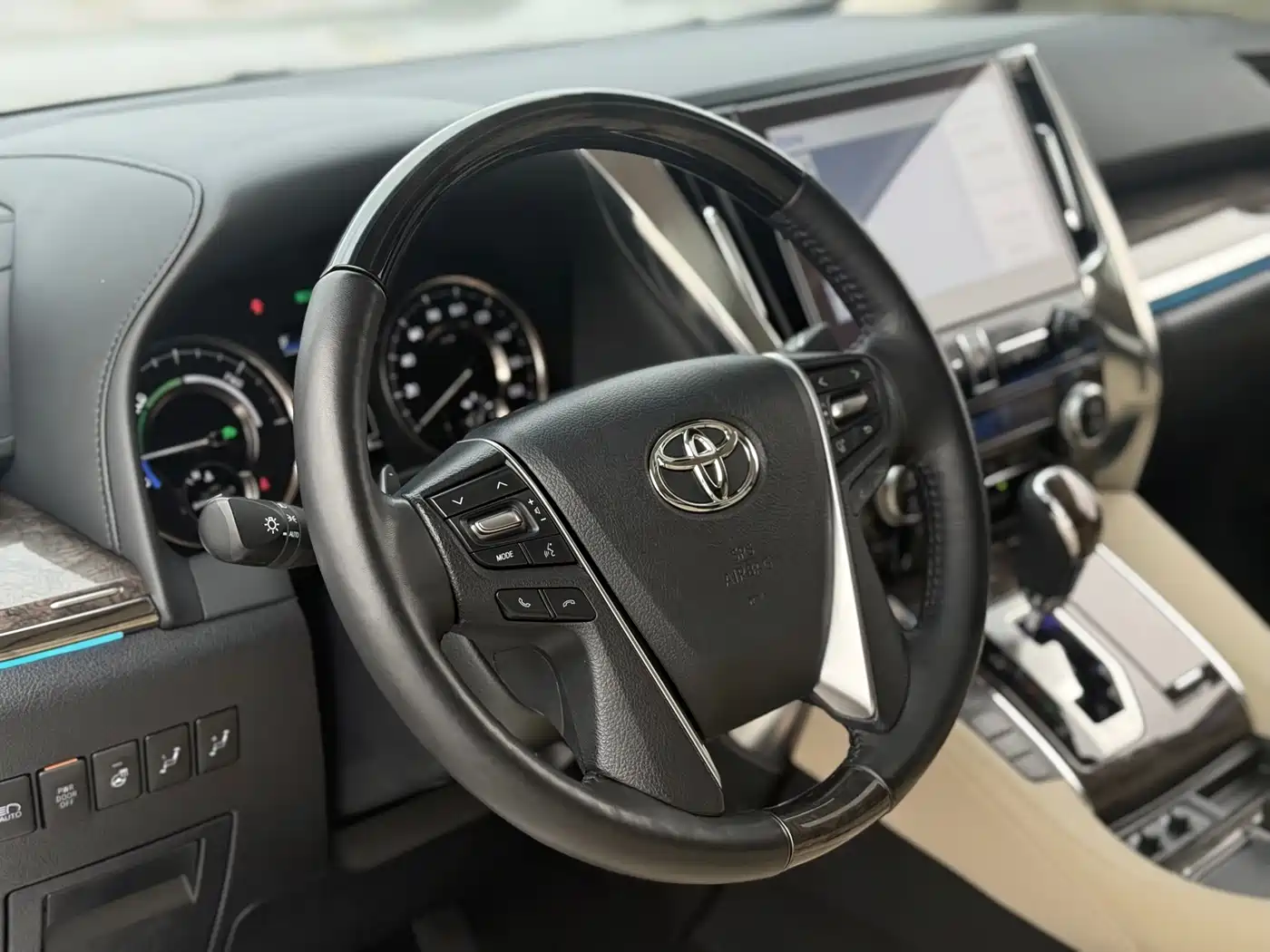 Toyota Alphard 2021 Hybrid 2.5L Premium фото 15