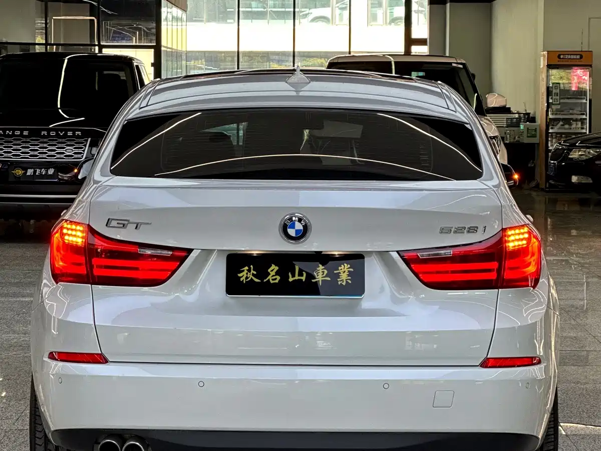 BMW 5 Series GT 2016 2014 528i Leading
