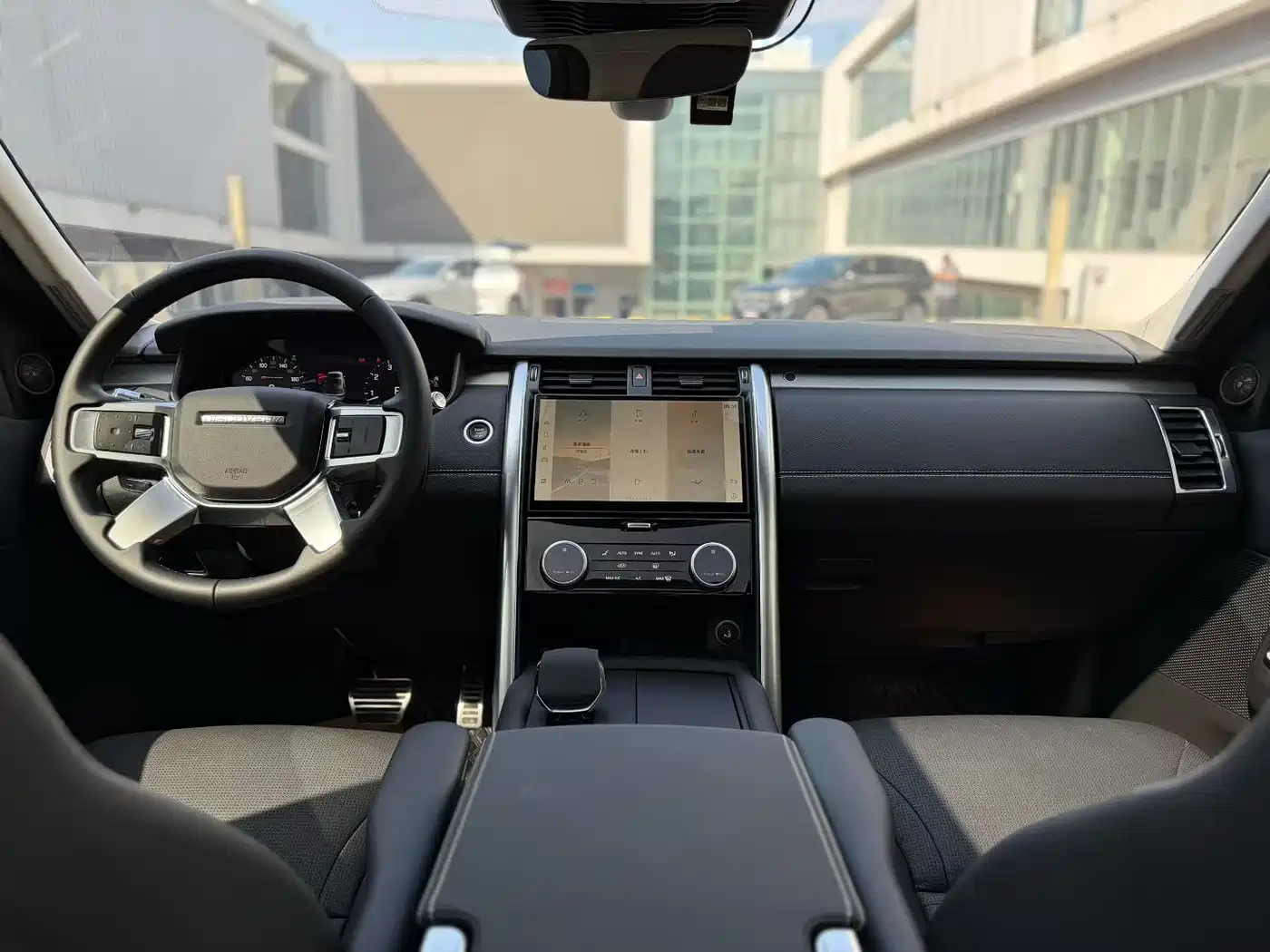 Land Rover Discovery 2021 360PS R-Dynamic S фото 4