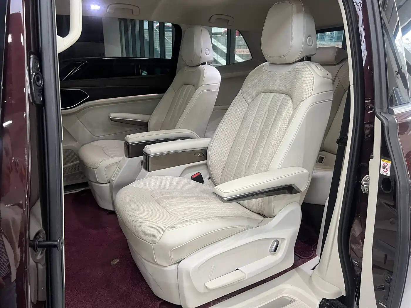 Volkswagen Viloran 2022 330TSI Luxury Edition фото 15