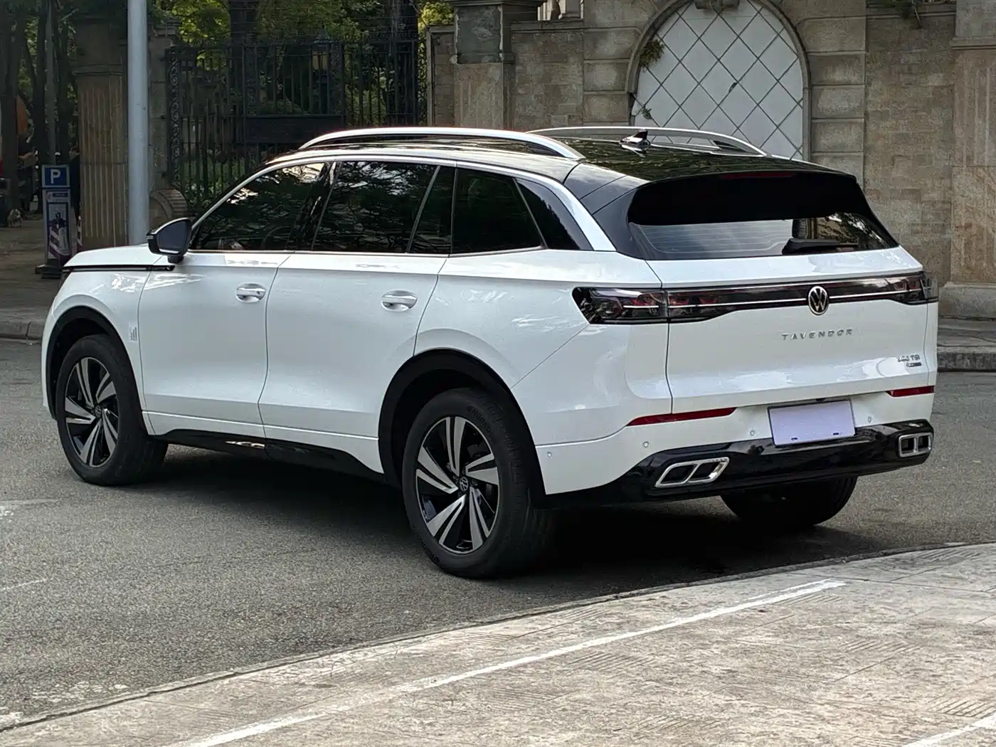 Volkswagen Talagon 2023 380TSI 4WD R-Line Touring Edition фото 7