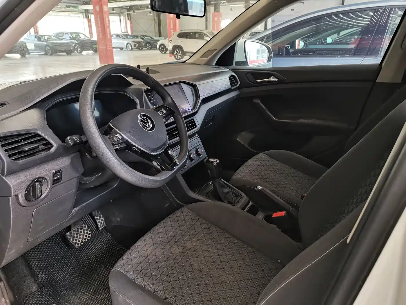 Volkswagen T-Cross 2023 1.5L Automatic Trend Edition фото 10