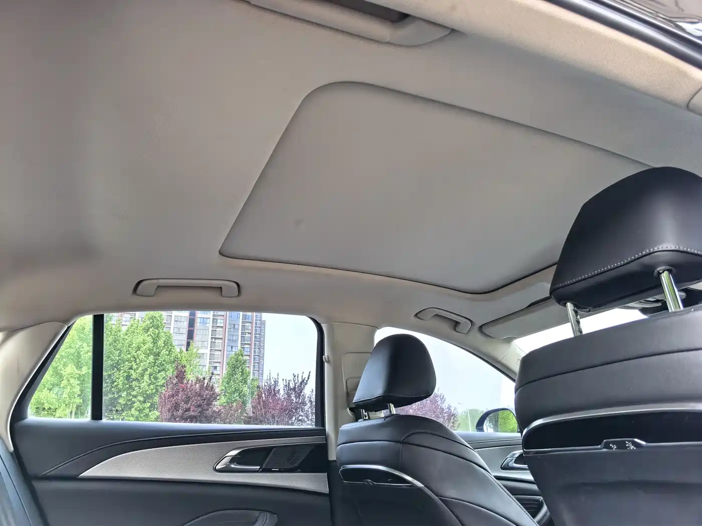 Hongqi H5 2024 1.5T DCT Smart Connect Flag Rhythm Edition фото 26