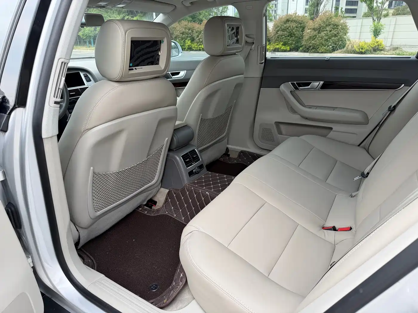 Audi A6L 2010 2.0 TFSI Automatic Standard фото 10