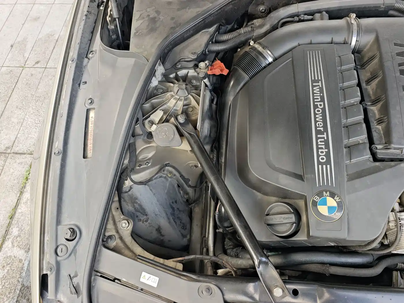BMW 5 Series 2011 535Li Leading фото 19
