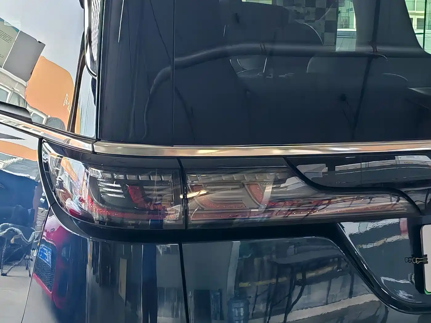 Voyah Auto Voyah Dreamer 2025 PHEV AWD Flagship Kunpeng Edition фото 8