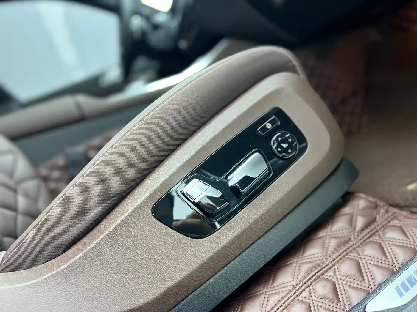 BMW X5 2023 xDrive 40Li M Sport Package фото 24