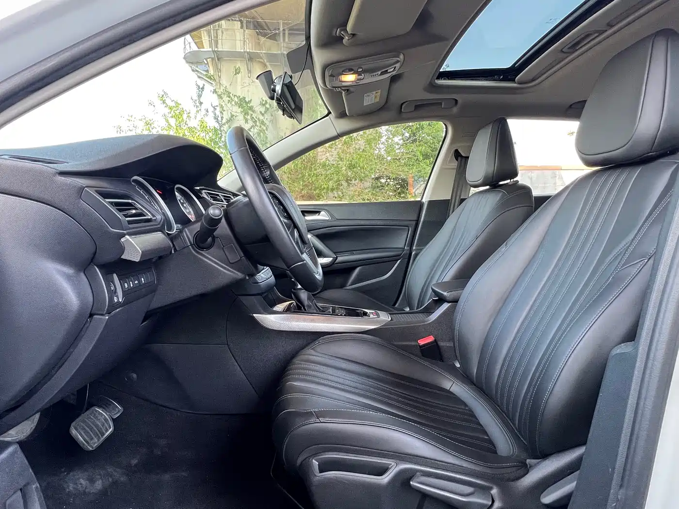 Peugeot 408 2019 360THP Auto Luxury Edition China VI фото 7