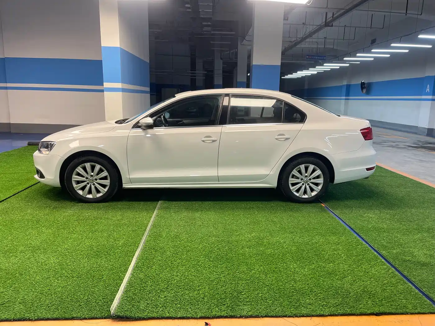 Volkswagen Sagitar 2014 1.4TSI Automatic Luxury фото 7