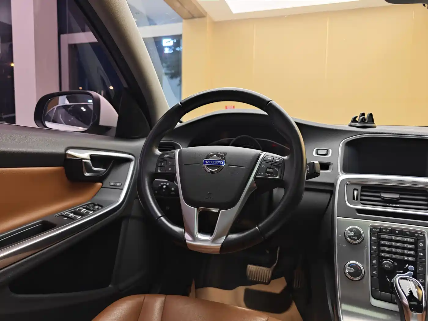 Фото 14 - Volvo S60