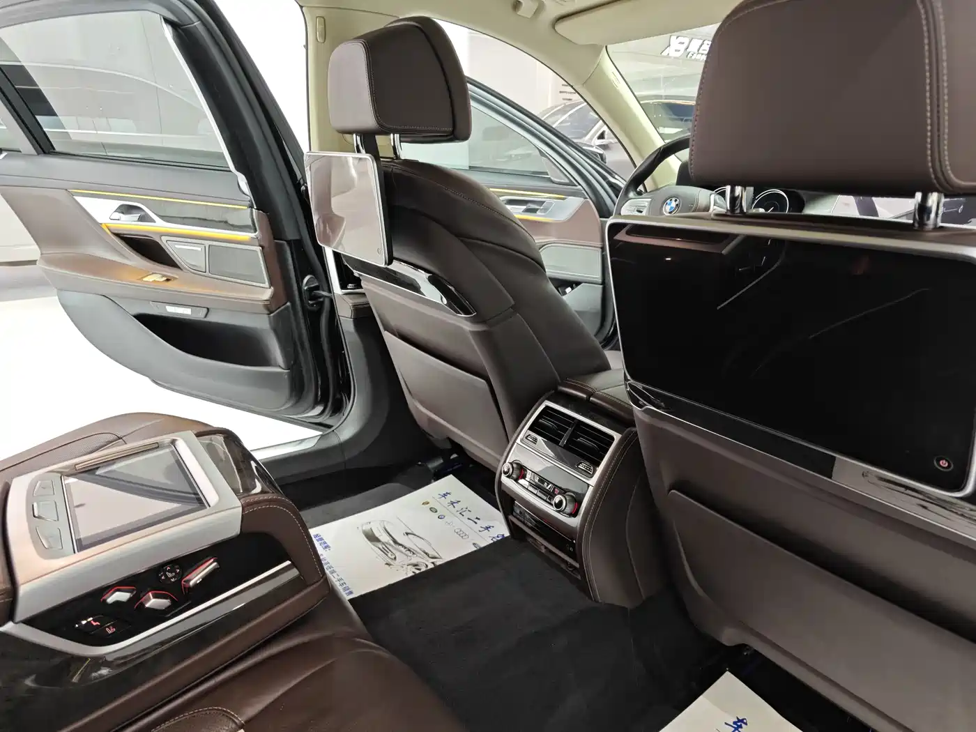 BMW 7 Series 2018 730Li Premium Type Excellence Package фото 10