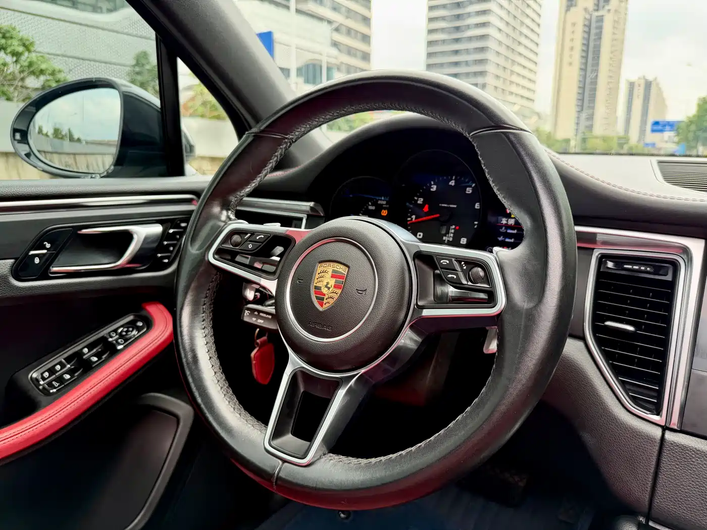 Porsche Macan 2017 Macan 2.0T фото 28