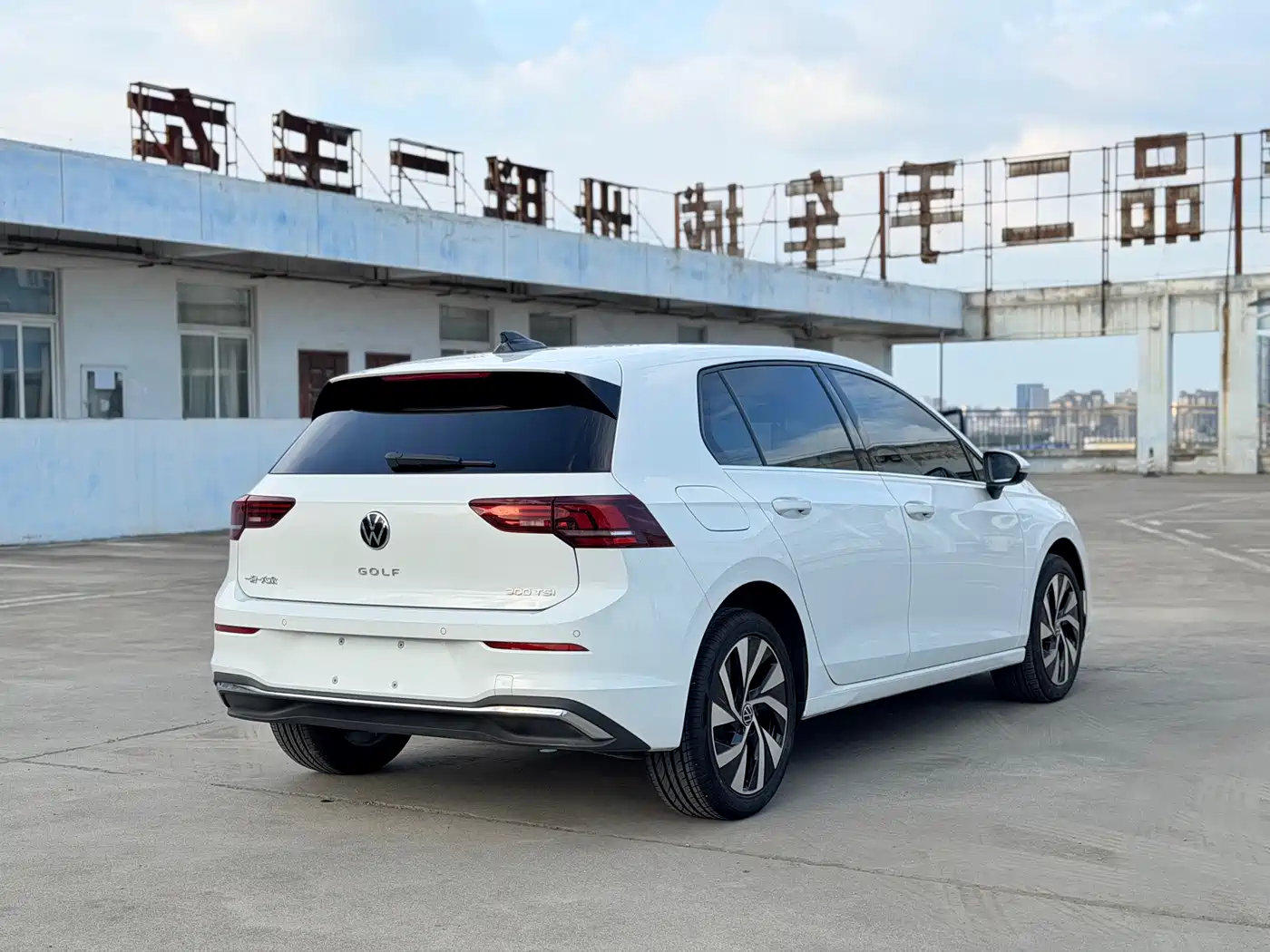 Volkswagen Golf 2025 2025 300TSI Pro