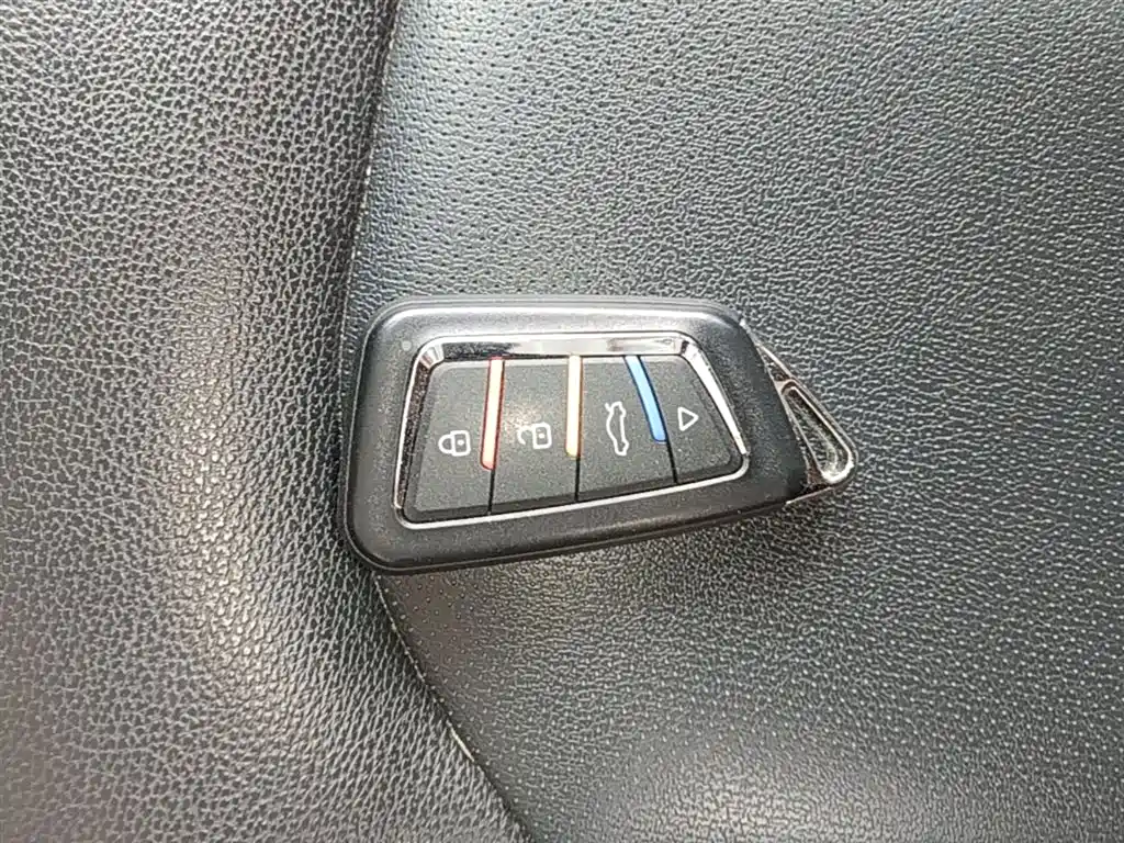 Roewe i6 2021 2020 PLUS 1.6L CVT 4G Connected Glory Flagship Edition