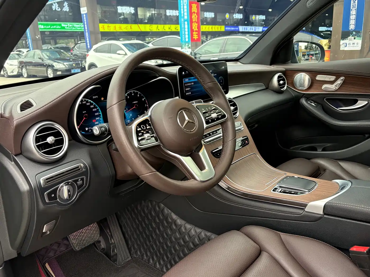 Mercedes-Benz GLC 2020 GLC 300 L 4MATIC Luxury фото 5