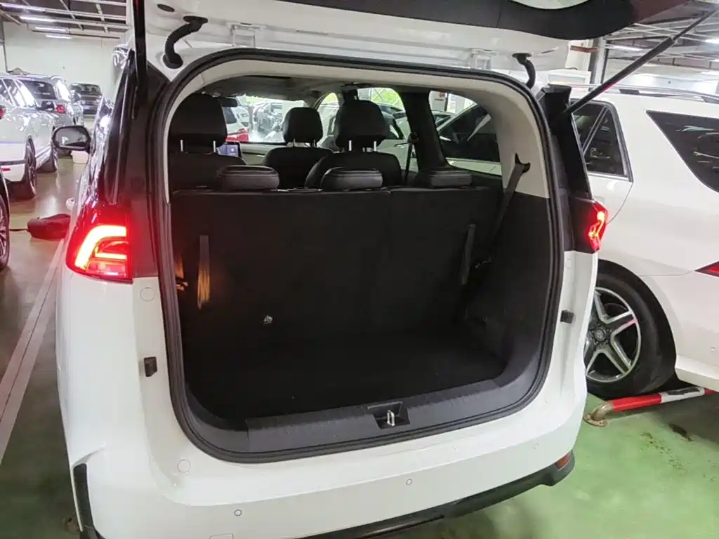 SAIC Maxus EUNIQ 5 2021 2020 1.3T PLUG IN Luxury Edition