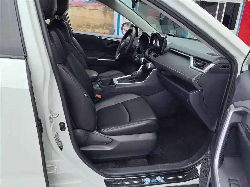 Toyota RAV4 Rongfang 2020 2.0L CVT 2WD Urban Edition фото 20