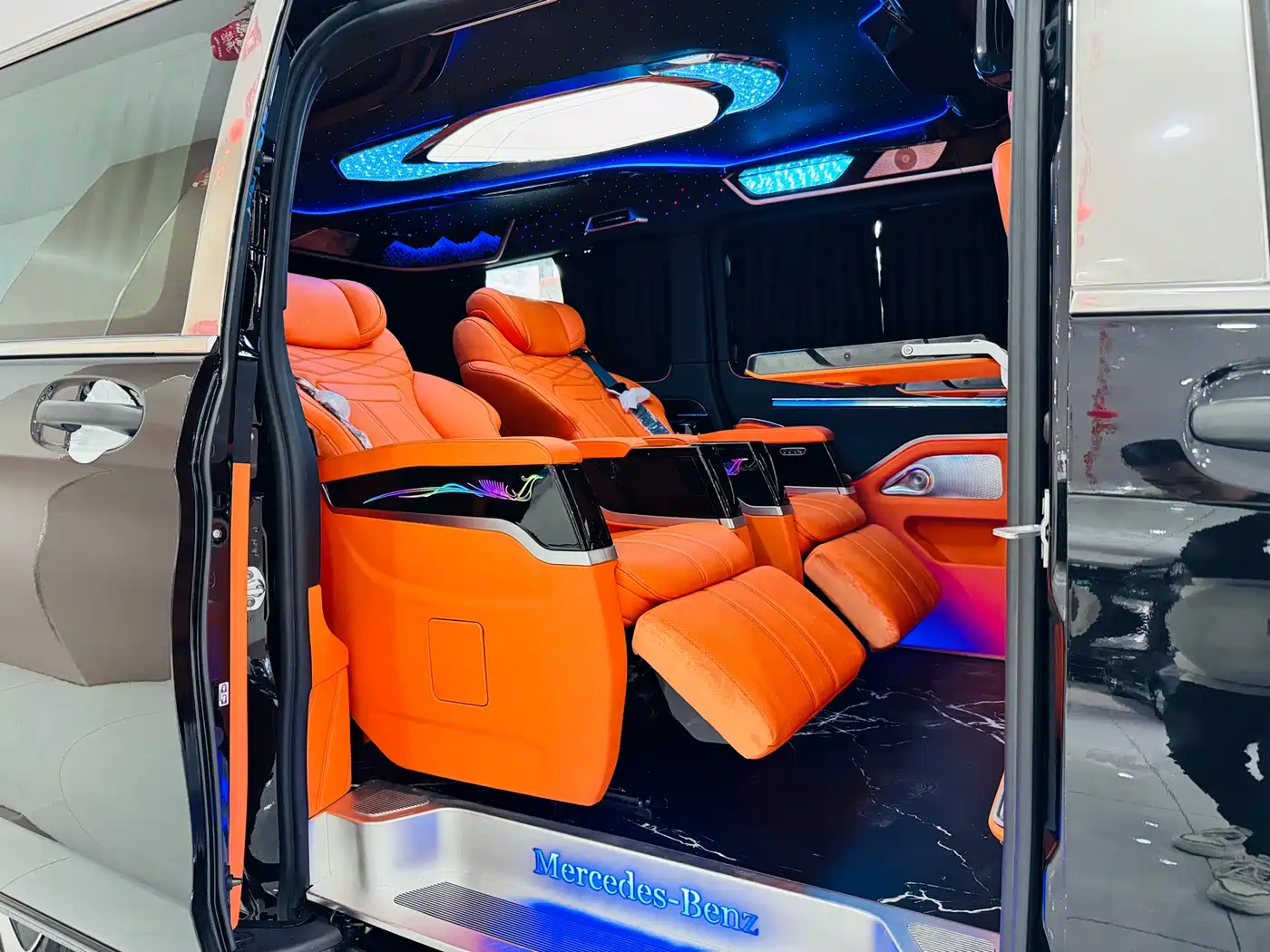 Mercedes-Benz Vito 2024 2.0T Business 7-Seater фото 9