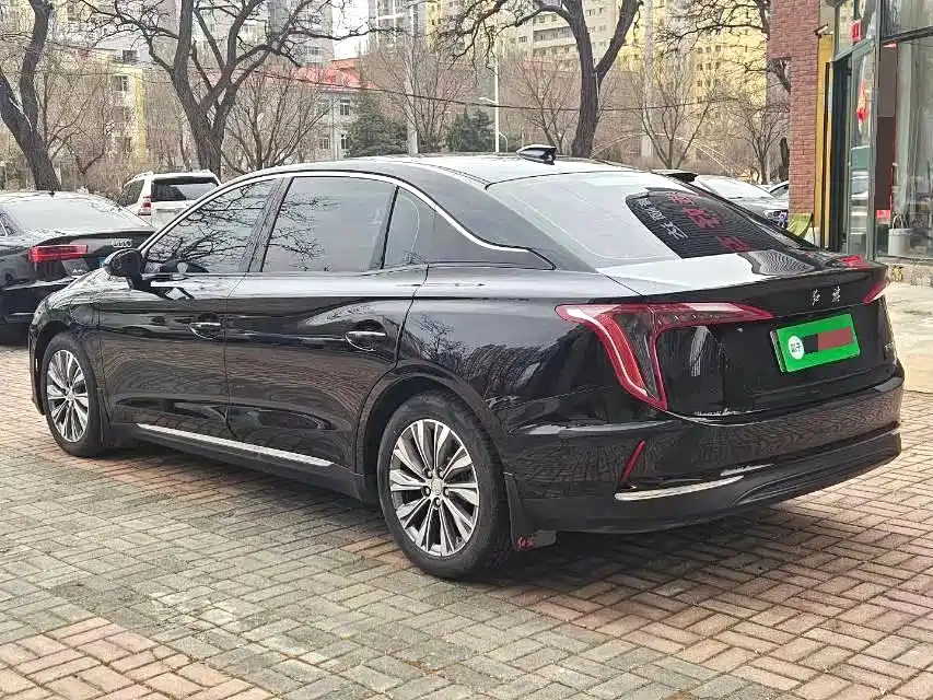 Hongqi HONGQI E QM5
