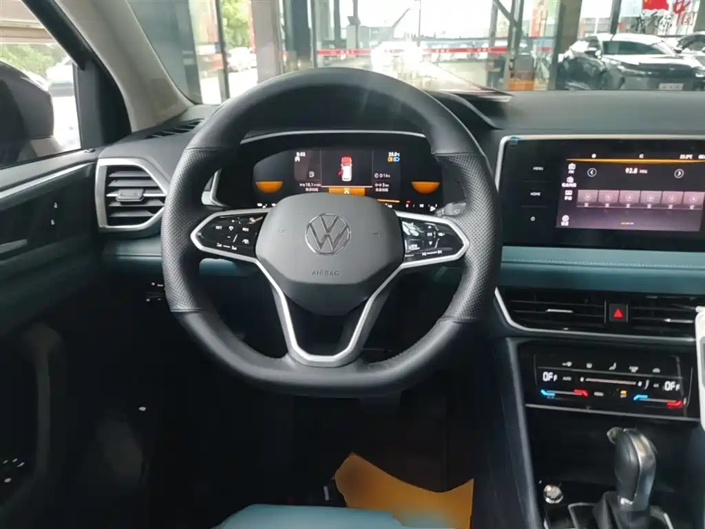 Volkswagen Tharu 2023 300TSI 2WD Bright Moon Edition фото 11