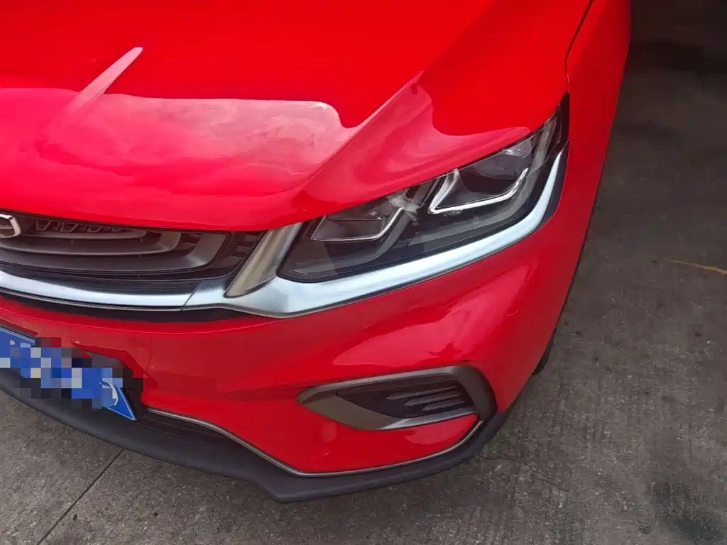 Фото 24 - Geely Coolray
