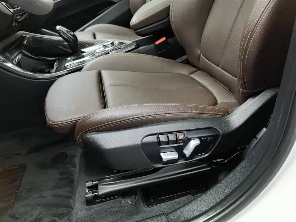 BMW X1 2021 sDrive20Li Fashion фото 20
