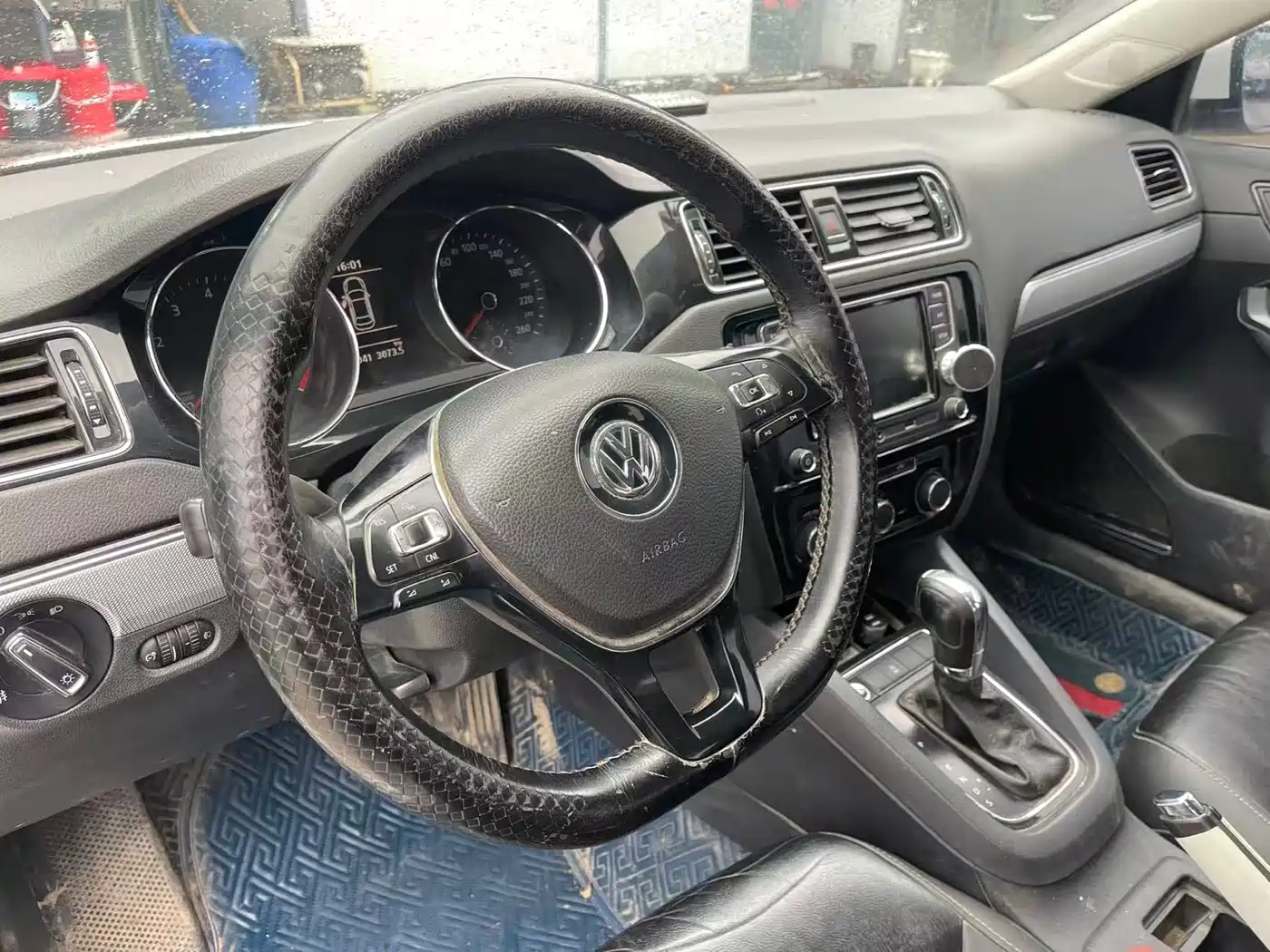 Volkswagen Sagitar 2018 280TSI DSG Spark Edition фото 4
