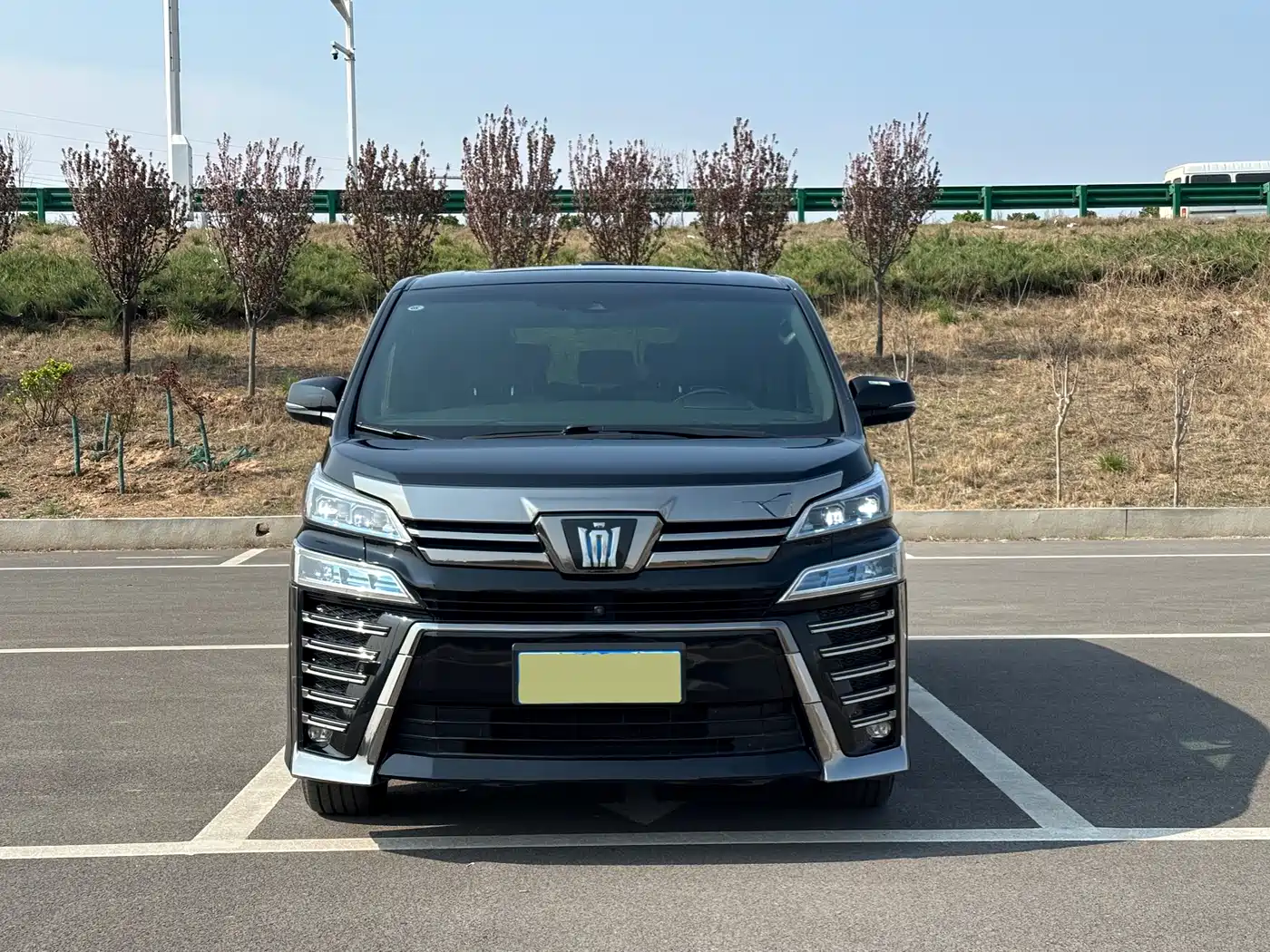 Toyota Vellfire 2021 Crown Hybrid 2.5L HV Supreme Edition фото 2