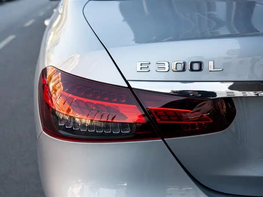 Mercedes-Benz E-Class 2023 E 300 L Fashion фото 12