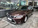 Фото 1 - Lexus CT