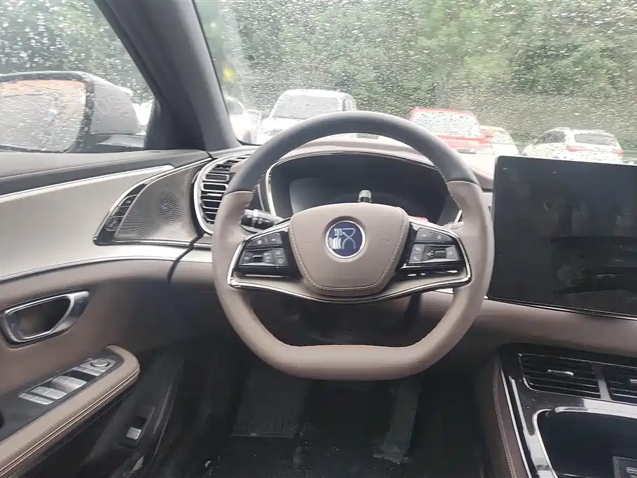 BYD Han 2025 DM-i Smart Driving Edition 125KM Honor фото 15