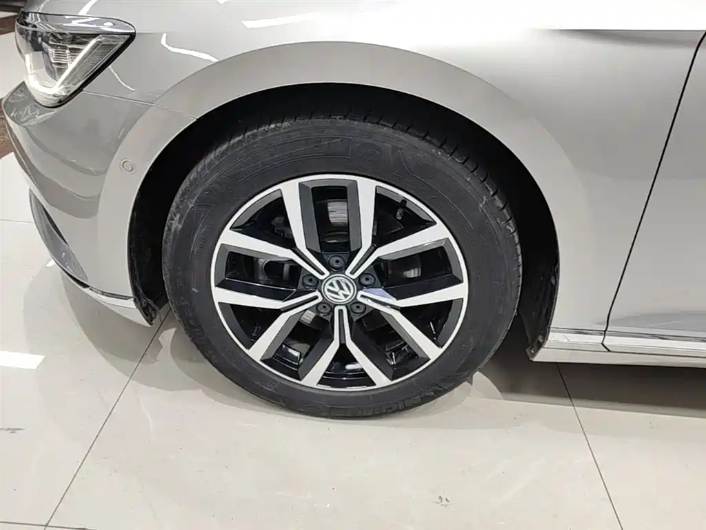 Volkswagen Magotan 2017 330TSI DSG Premium фото 25